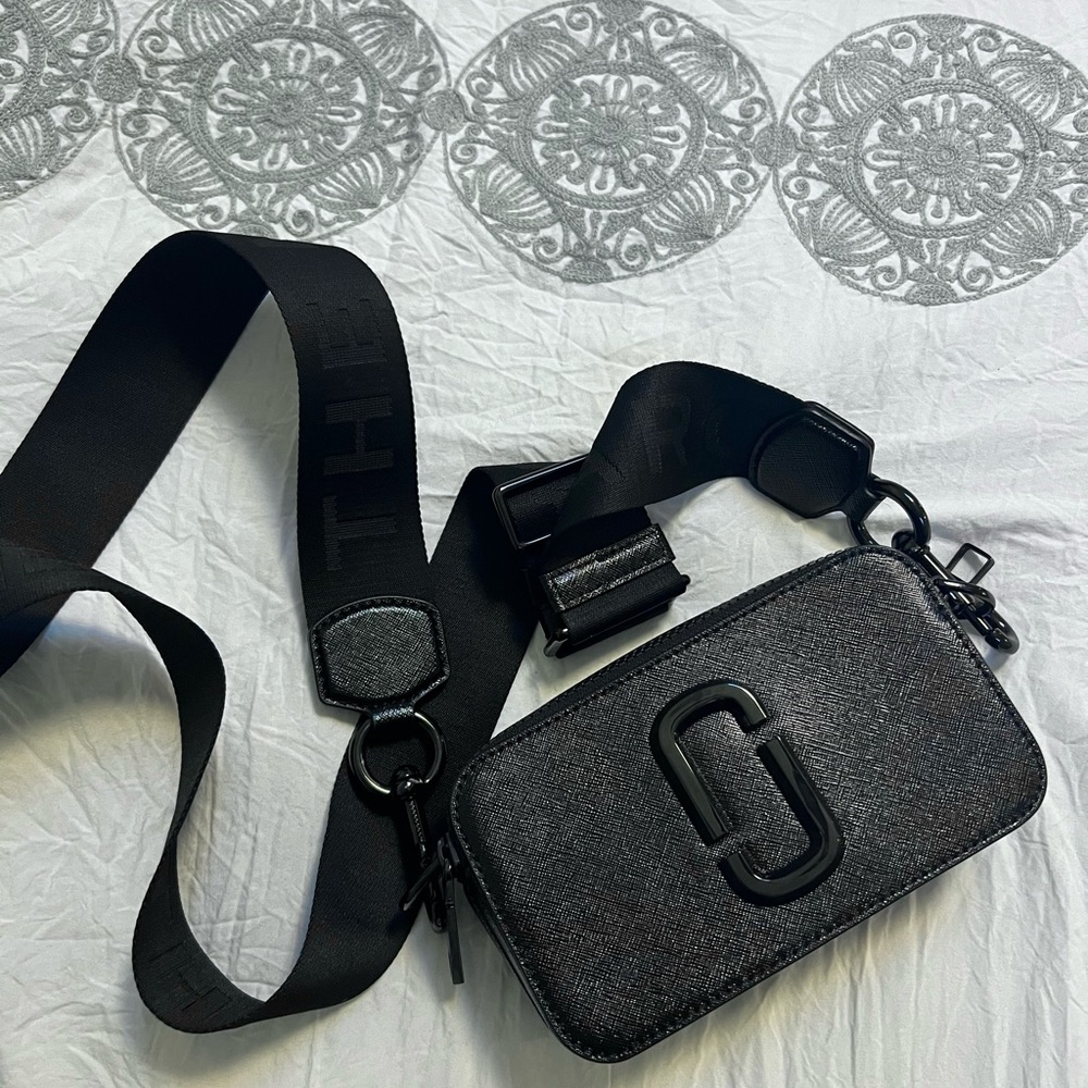 Marc Jacobs Black Crossbody Bag - Picture 2 of 8